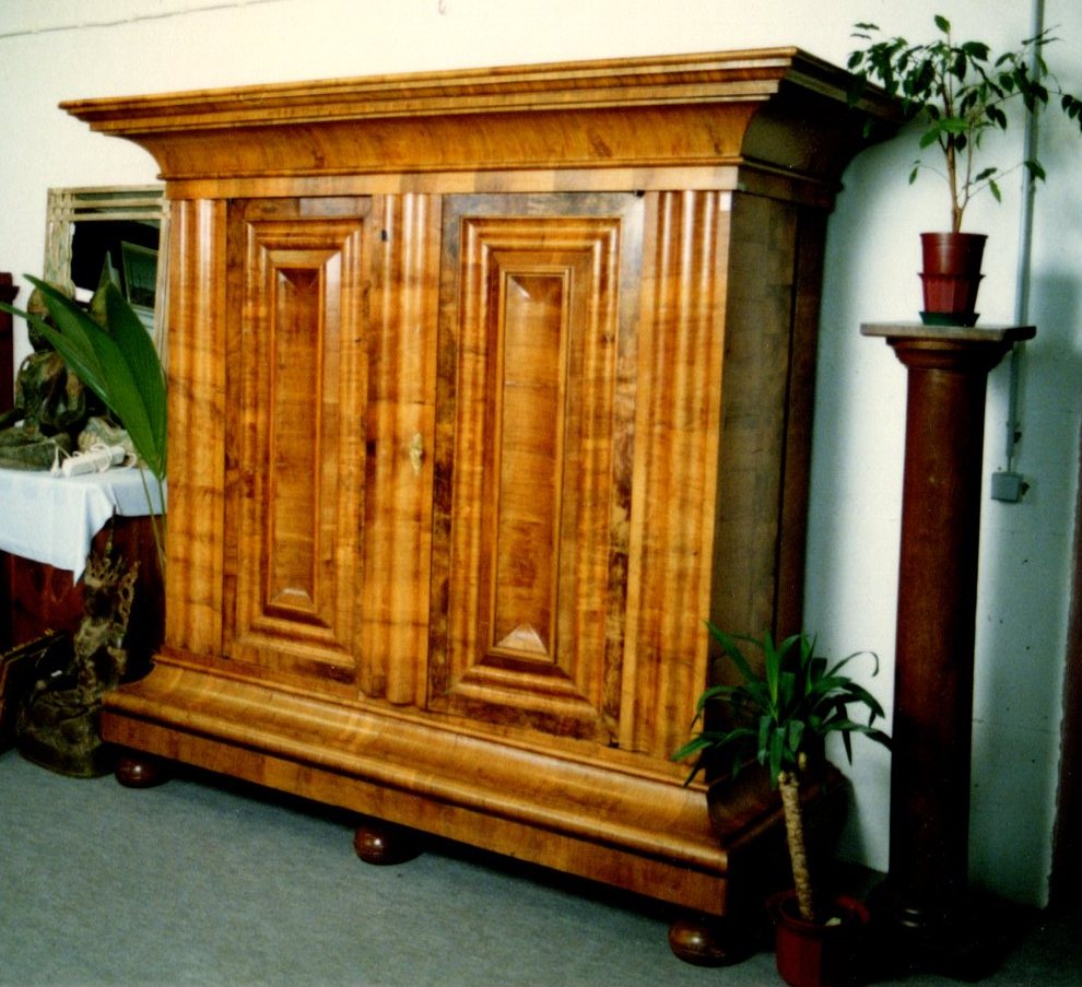 Frankfurter Nasenschrank ...