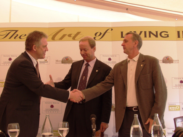 2004 JV Pressekonferenz Tönnies, Ras, Cruyff ... deal!