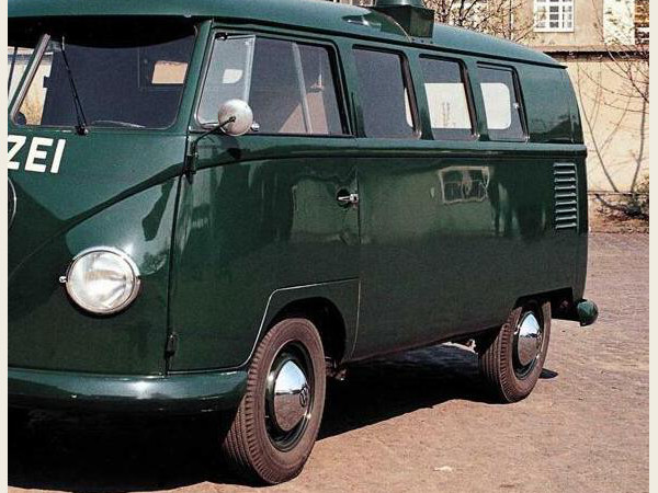 ... mein erster Lieferwagen, ausrangierter Polizei VW Bus von 1966